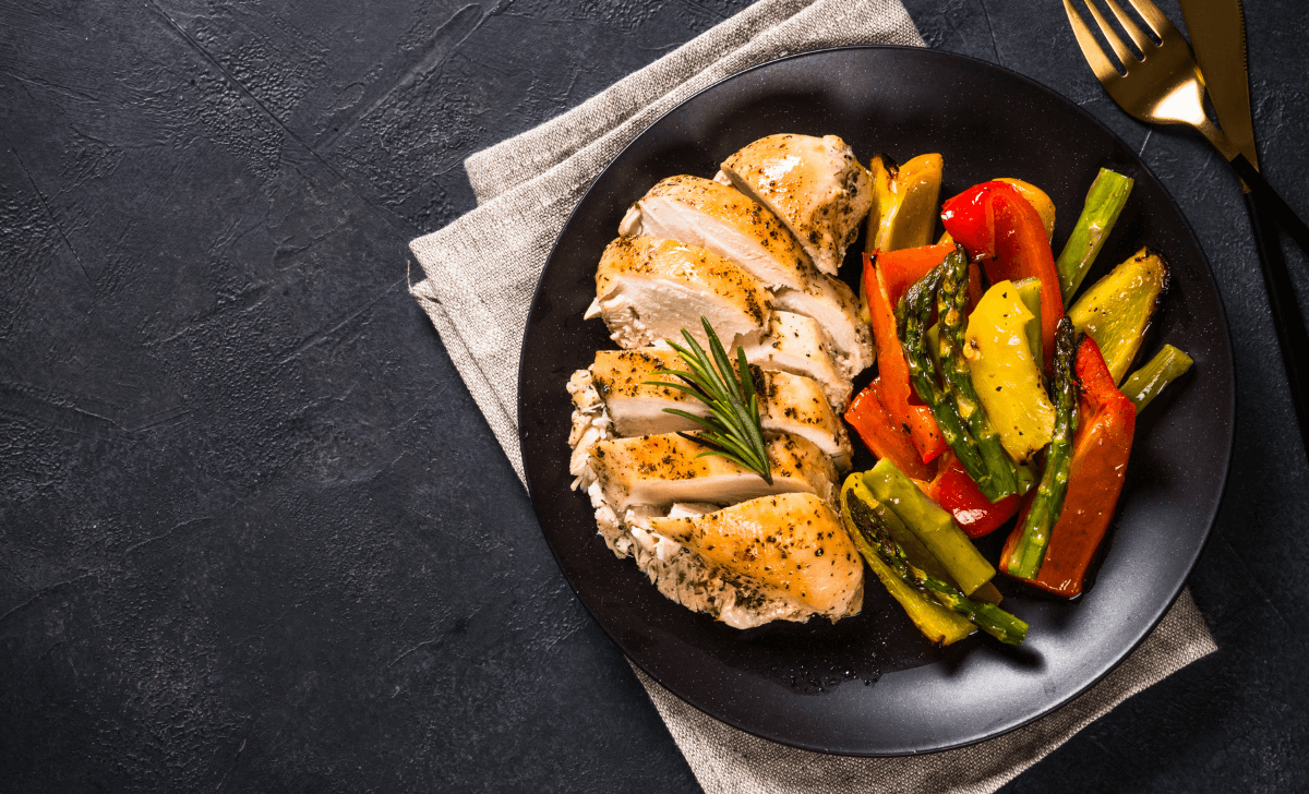 Steak de Poulet grillé aux Légumes : une recette healthy pour un repas équilibré